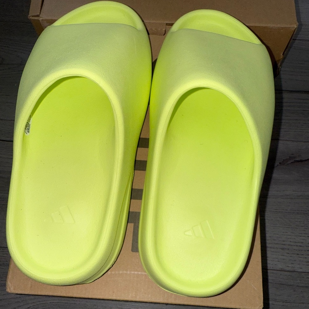 Adidas Yeezy Slide in Neon Yellow